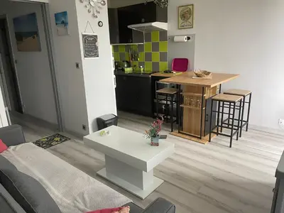 Cuisine ou kitchenette dans l'établissement Le Pavillon - Appartement à 30 m de la plage