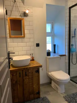 Salle de bains dans l'établissement Welcoming and peaceful bed and breakfast