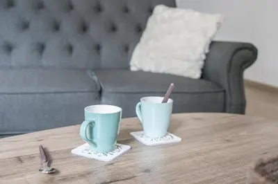 Coin salon dans l'établissement Quijote, Maison moderne avec terrasse à Caen