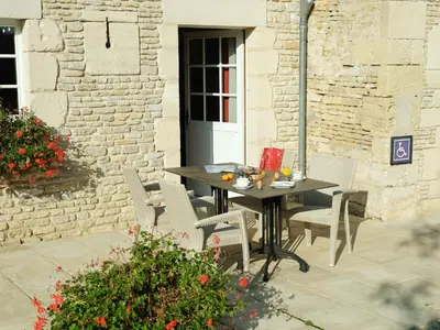 Plan de l'établissement Junior Suite Triple PMR Résidentielle avec cuisine au Manoir de Mathan à Crépon 5mn d'Arromanches et 10 mn de Bayeux