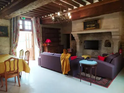 Télévision ou salle de divertissement dans l'établissement Appartement Prestige Résidentiel 3 chambres 3 salles de bain au Manoir de Mathan à Crépon 5 mn d'Arromanches et 10 mn de Bayeux