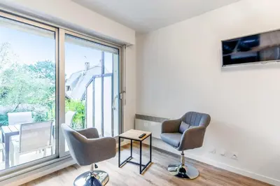 Télévision ou salle de divertissement dans l'établissement Studio Aristide - Welkeys