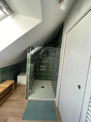 Salle de bains dans l'établissement Appartement cosy sous les toits