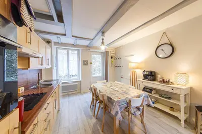 Cuisine ou kitchenette dans l'établissement Charmante maison pêcheur - 50m mer