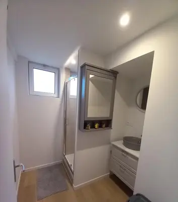 Cuisine ou kitchenette dans l'établissement Hyper centre, appart F2 refait à neuf (TV+++)