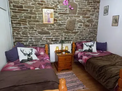 Un ou plusieurs lits dans un hébergement de l'établissement Mortain-Bocage - 2-Bed Wisteria Cottage Sleeps 4