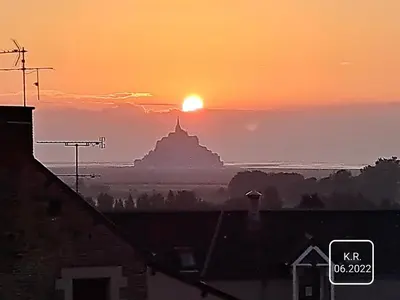 Lever ou coucher de soleil vu de la maison de vacances ou à proximité