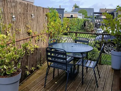 Balcon ou terrasse dans l'établissement Mobil-home 3 chambres avec piscine chauffée, proche plage et commerces - FR-1-361A-16
