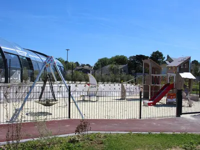 Aire de jeux pour enfants de l'établissement Mobil-home Grand Confort 6p, 3 Ch, Terrasse, 200m Plage, Piscine, Fitness, Parking, Wifi Inclus - FR-1-361A-29