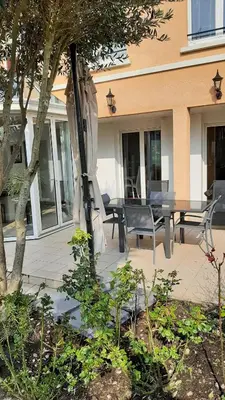 Jardin de l'établissement Chez Jeanne