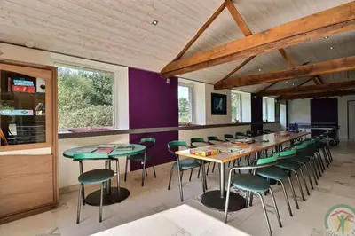 Restaurant ou autre lieu de restauration dans l'établissement Gîte La Vieille Mazure