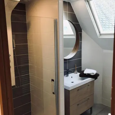 Salle de bains dans l'établissement APPARTEMENT 4/6p Haut Standing / Centre ville CAEN
