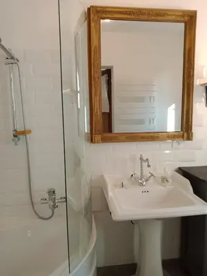 Salle de bains dans l'établissement GITE LE SERPOLET BORD DE MER