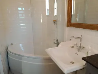 Salle de bains dans l'établissement GITE LE SERPOLET BORD DE MER