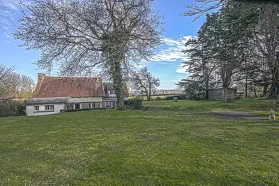 Jardin de l'établissement LA MAISON DE CASSANDRE jardin & parking privé