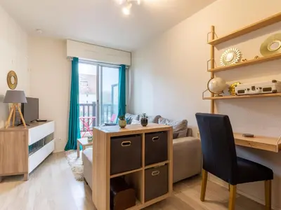 Coin salon dans l'établissement Apartment Les Normandières-23 by Interhome