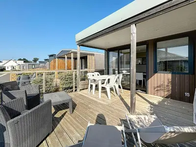 Balcon ou terrasse dans l'établissement Mobil-home Grand Confort à 200m plage, camping avec piscine, terrasse, WiFi inclus - 4 pers. - FR-1-361A-37