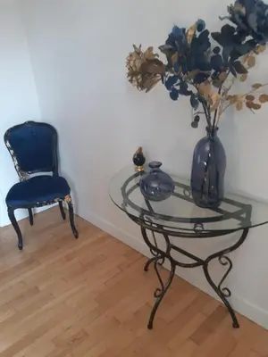 Coin salon dans l'établissement Maison chaleureuse, spacieuse et familiale