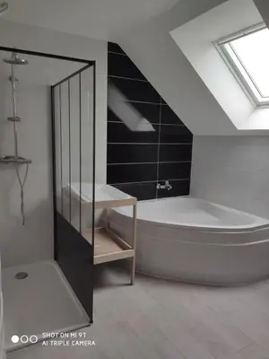 Salle de bains dans l'établissement La grande baie spa privatif à 15 min du mt st Michel
