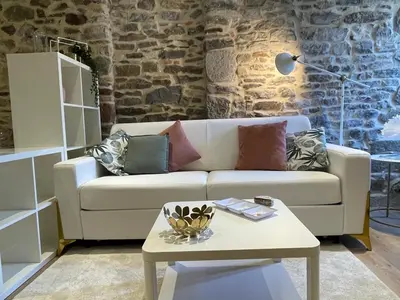 Coin salon dans l'établissement STUDIO HYPERCENTRE à 1 MN PLAGE ET DES PORTS