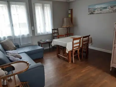 Coin salon dans l'établissement MAISON AU CALME A 10 MINUTE DU MONT SAINT MICHEL
