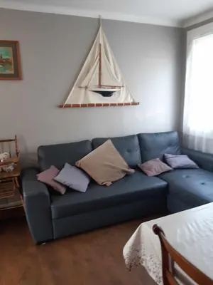 Coin salon dans l'établissement MAISON AU CALME A 10 MINUTE DU MONT SAINT MICHEL