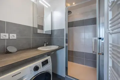 Salle de bains dans l'établissement Callisto