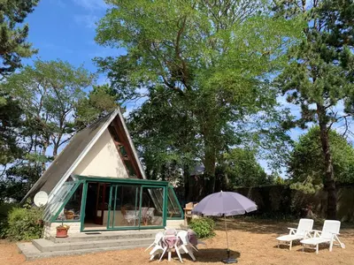 Jardin de l'établissement Chalet de vacances au bord de mer VER SUR MER