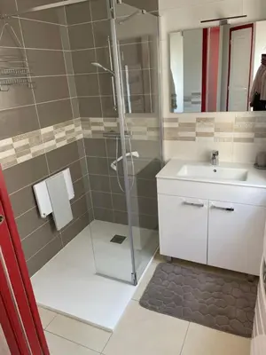 Salle de bains dans l'établissement Superbe appartement front de mer