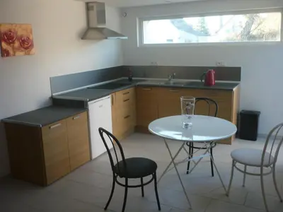 Cuisine ou kitchenette dans l'établissement STUDIO PROCHE DE LA MER