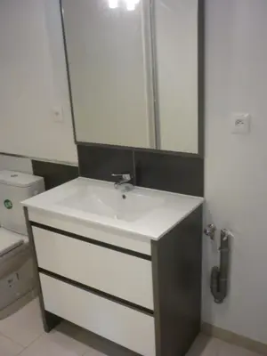 Salle de bains dans l'établissement STUDIO PROCHE DE LA MER