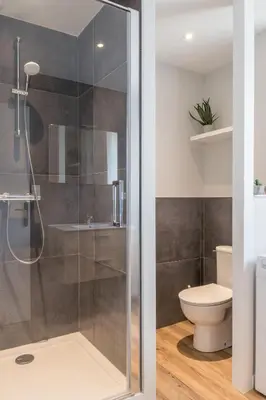 Salle de bains dans l'établissement voyageurs