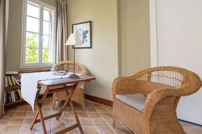 Coin salon dans l'établissement Gîte Rogonde