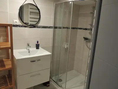 Salle de bains dans l'établissement Appartement entre terre et baie