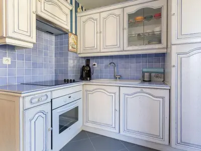 Cuisine ou kitchenette dans l'établissement Apartment Montaigu by Interhome