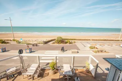 Vue générale sur la mer ou vue sur la mer prise depuis l'hôtel
