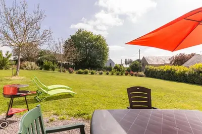 Jardin de l'établissement Chaleureux gîte aux portes de l'histoire