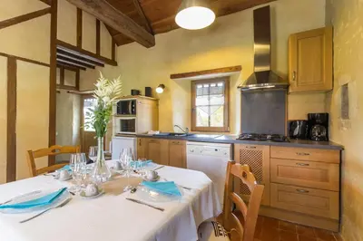 Cuisine ou kitchenette dans l'établissement Chaleureux gîte aux portes de l'histoire
