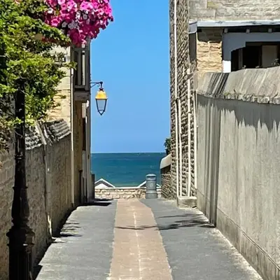 Saint-Aubin-Sur-Mer: Bel appartement traversant
