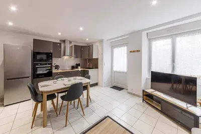 Cuisine ou kitchenette dans l'établissement Le Carnot's - Wifi - Centre Cancale
