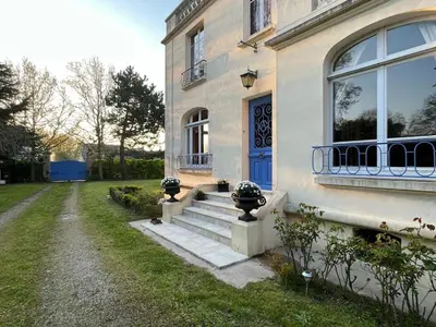 Jardin de l'établissement L'Ile des Iris - à 200 m de la plage