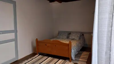 Coin salon dans l'établissement Maison Spacieuse avec du Charme - Tout proche de la mer