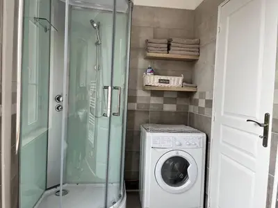 Salle de bains dans l'établissement Superbe appartement proche port Guillaume