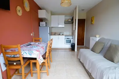 Cuisine ou kitchenette dans l'établissement Appartement au pied de la plage - Balcon - Parking