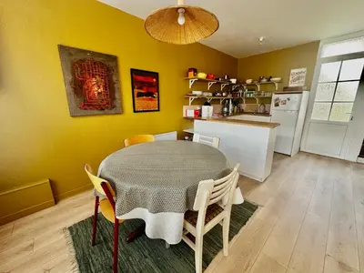Cuisine ou kitchenette dans l'établissement La courette, maison avec cour proche plage