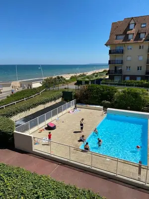 Piscine de l'établissement Appartement 3 pièces, vue sur mer piscine tennis proche thalasso ou située à proximité