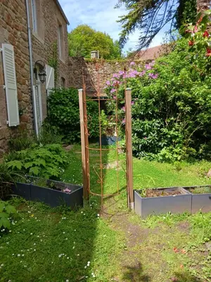 Jardin de l'établissement Le Presbytère, Cotentin, Val de Saire, Fermanville, proximité immédiate mer et forêt