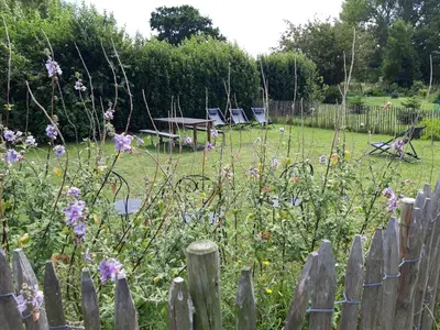 Jardin de l'établissement ESCAPADE EN BAIE 3étoiles