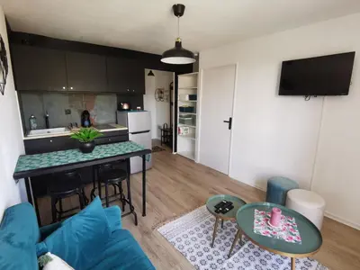 Cuisine ou kitchenette dans l'établissement Cabourg T2 Front de Mer - Proche Thalasso