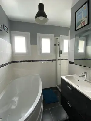Salle de bains dans l'établissement La Maison des phares
